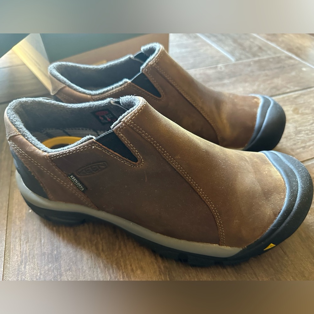 New In Box! Men’s Keen Brixen Low Waterproof Moc.